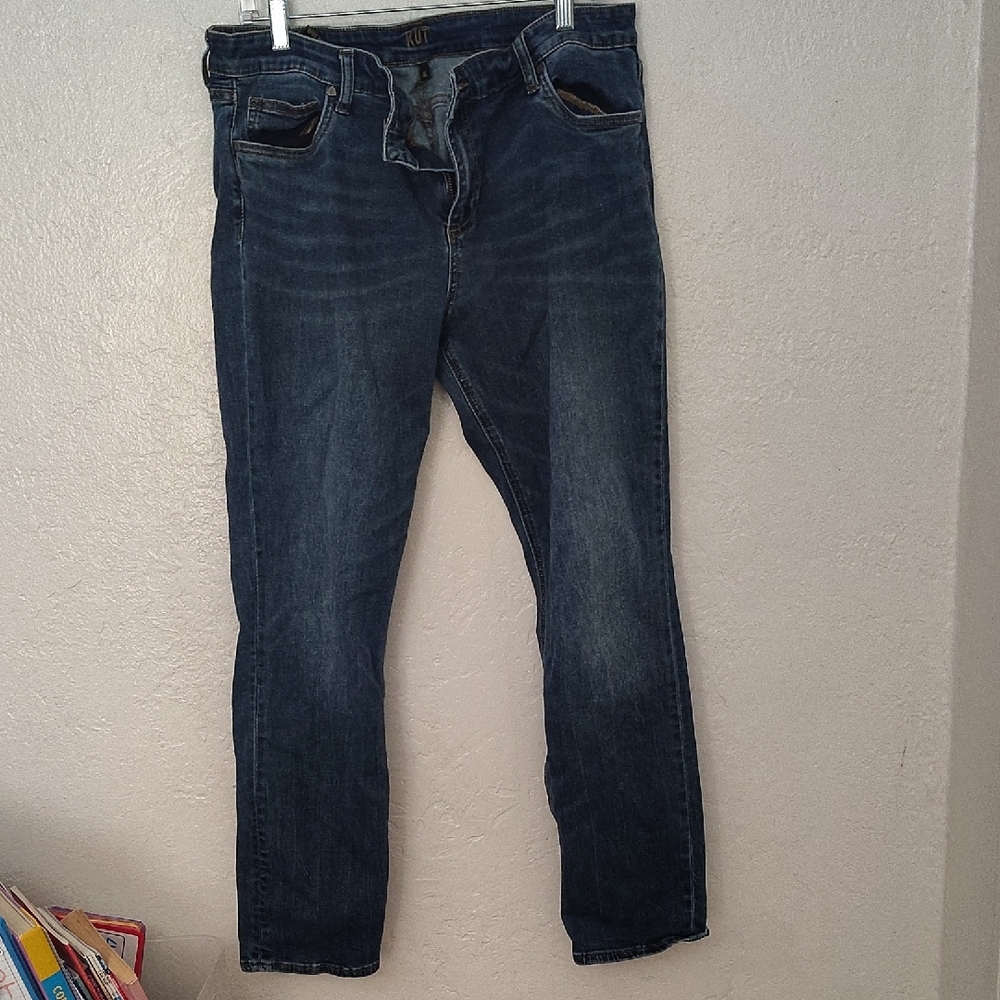 Kut from the Kloth Light Blue Denim Jeans with Tan Stitching